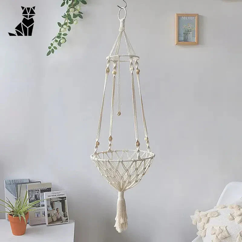 Hamac en macramé pour chat Optimal Comfort - Chaise suspendue blanche avec plante dans le coin