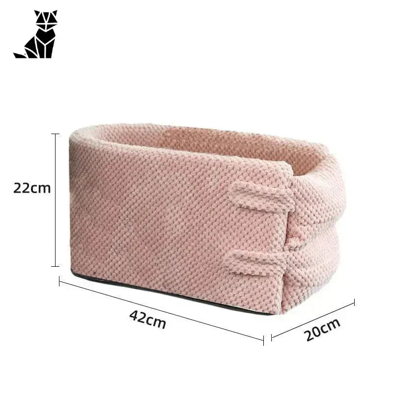 Bandeau en tricot rose avec mesures, présenté avec le siège auto Ultimate Comfort pour chiens